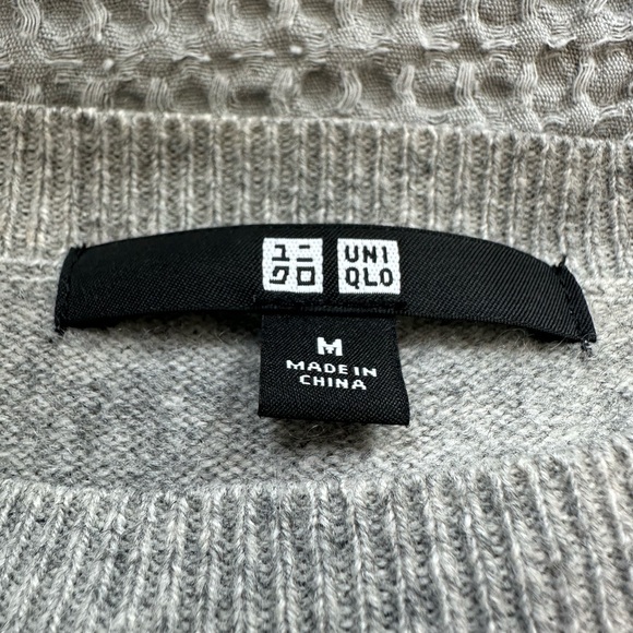 Uniqlo 100% Cashmere Sweater - Picture 2 of 3